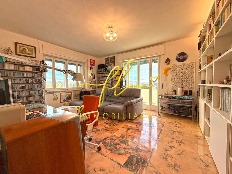 Quadrilocale in Vendita a Cecina, 238'000&euro;, 112 m², arredato, con Box