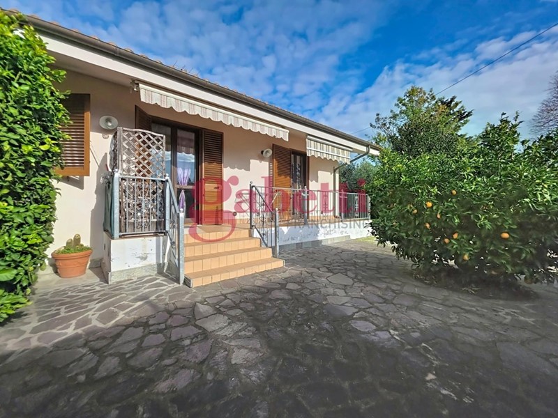 Casa Indipendente in Vendita a San Giuliano Terme, zona Arena Metato, 449'000&euro;, 157 m²