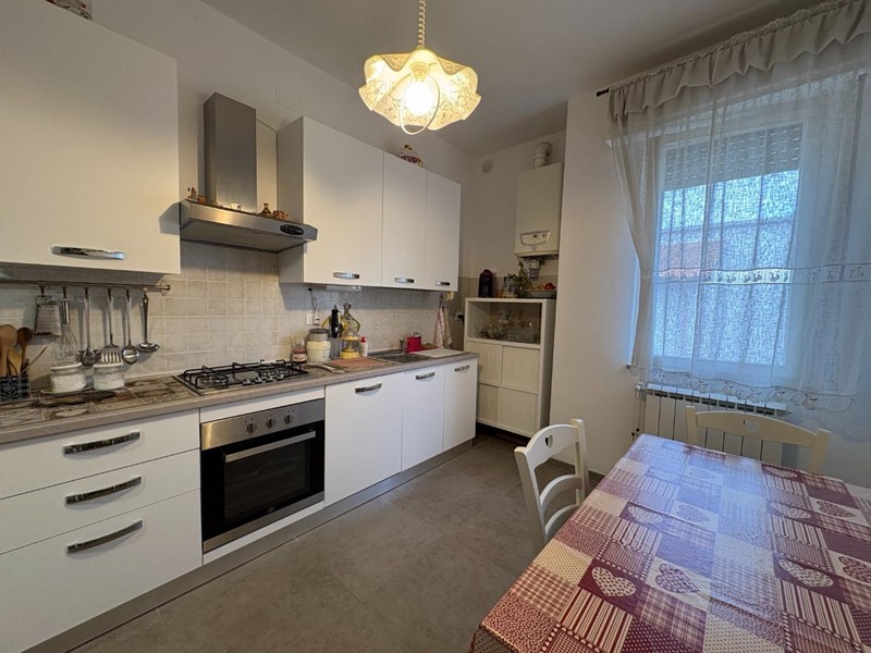 Quadrilocale in Vendita a San Giuliano Terme, zona Pontasserchio, 175'000&euro;, 75 m², arredato, con Box