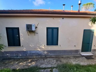 Casa Indipendente in Vendita a Collesalvetti, zona Crocino, 195'000&euro;, 80 m², con Box