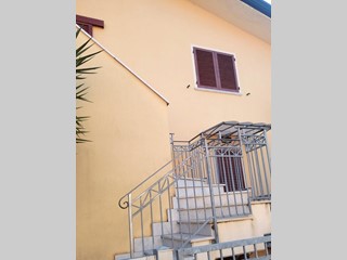 Appartamento in Vendita a Massa, zona Marina di Massa, 300'000€, 140 m², arredato