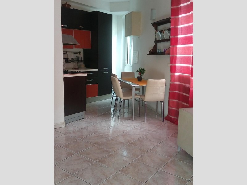 Bilocale in Vendita a Livorno, 80'000&euro;, 55 m², arredato
