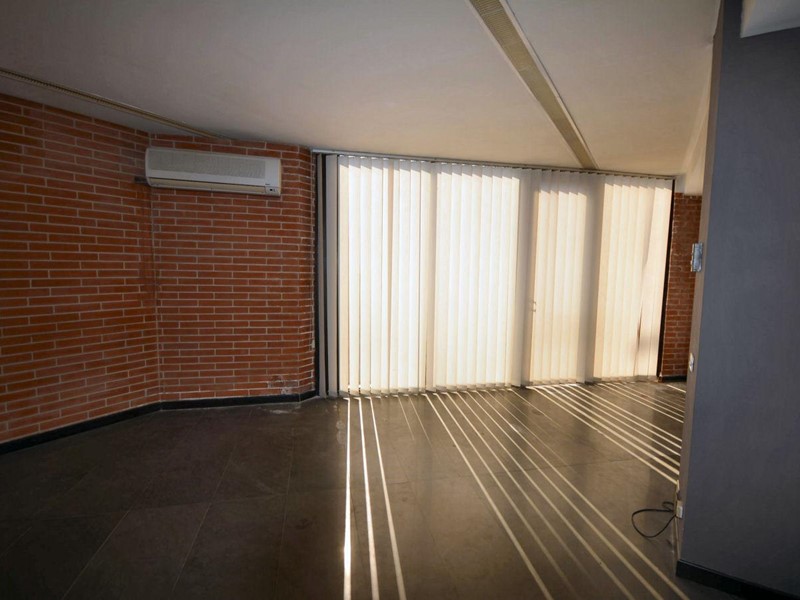 Ufficio in Vendita a Lucca, zona Sant'Anna, 100'000€, 38 m²