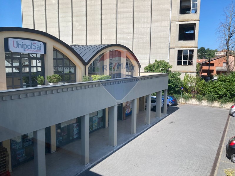 Ufficio in Affitto a Città di Castello, 350&euro;, 35 m²