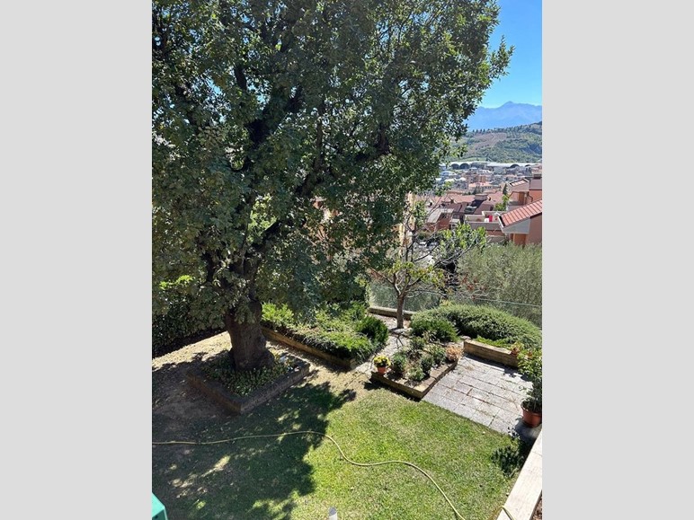 Appartamento in Vendita a Teramo, 550'000&euro;, 350 m²