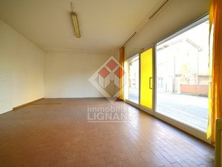 Negozio in Vendita a Palazzolo dello Stella, 50'000&euro;, 124 m²