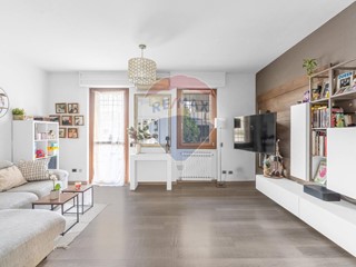 Trilocale in Vendita a Parabiago, 179'000&euro;, 99 m²