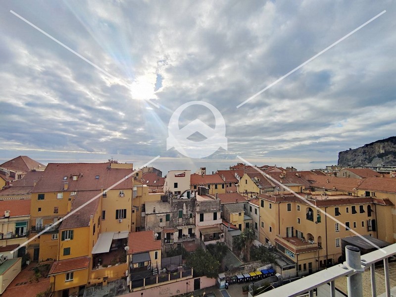 Appartamento in Vendita a Finale Ligure, 529'000&euro;, 88 m²