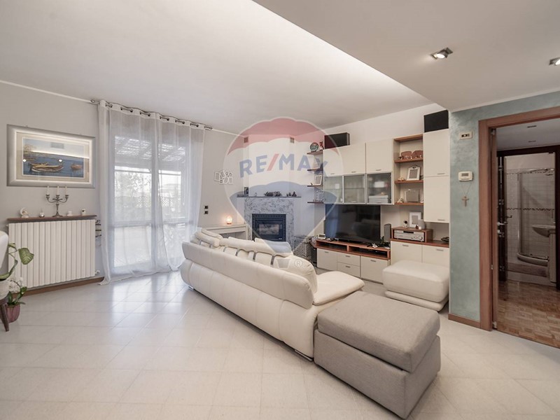 Trilocale in Vendita a Muggiò, 309'000&euro;, 118 m²