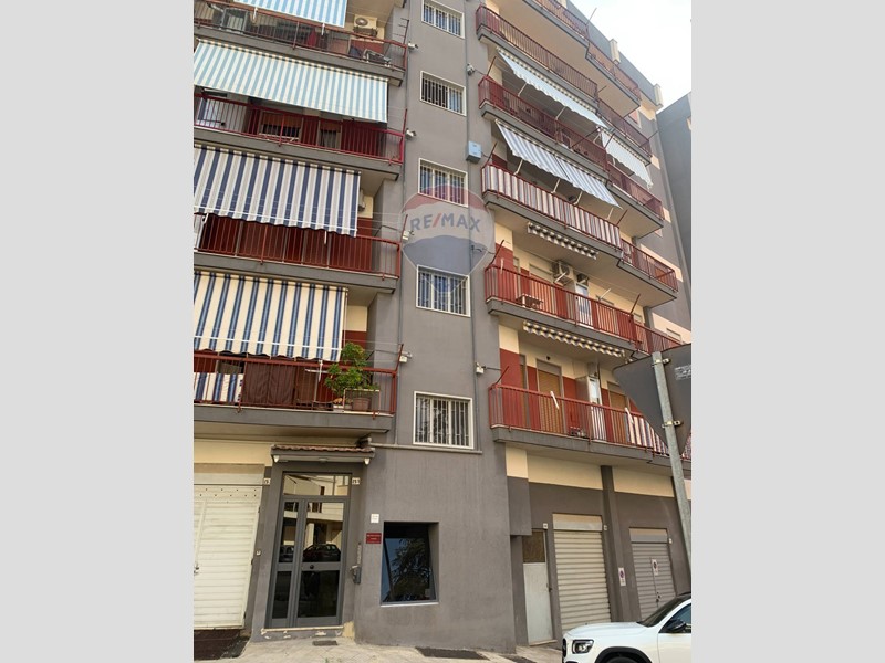 Appartamento in Vendita a Caltanissetta, 80'000&euro;, 129 m²