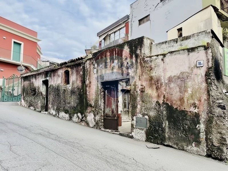 Casa Indipendente in Vendita a Acireale, 45'000&euro;, 113 m²