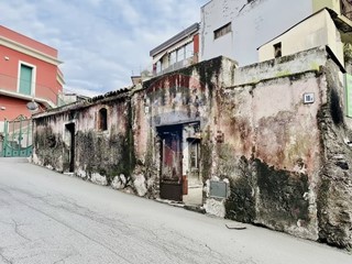 Casa Indipendente in Vendita a Acireale, 45'000&euro;, 113 m²