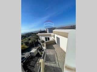 Bilocale in Vendita a Camporotondo Etneo, 140'000&euro;, 75 m²