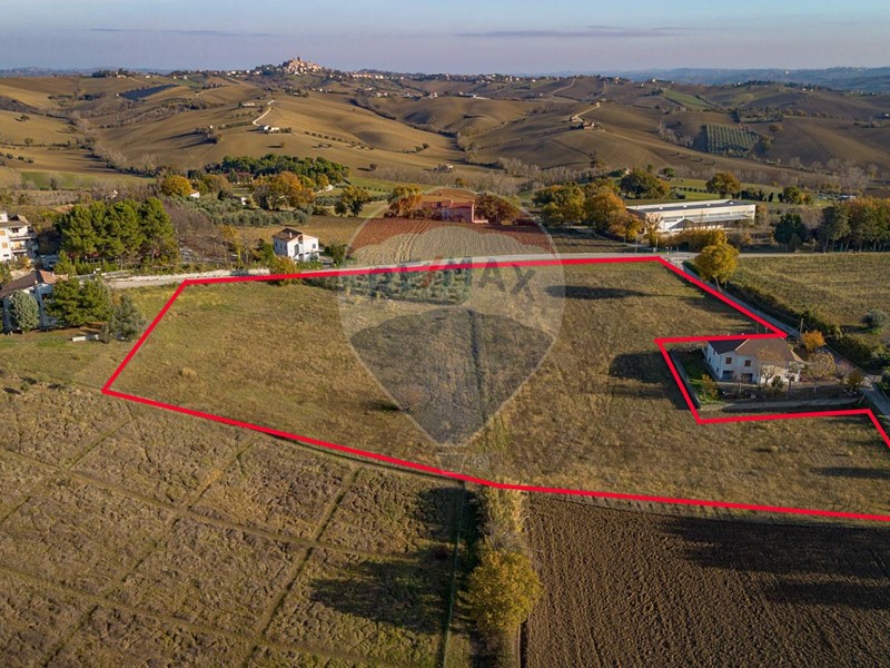 Terreno edificabile in Vendita a Barbara, 68'000&euro;, 17073 m²