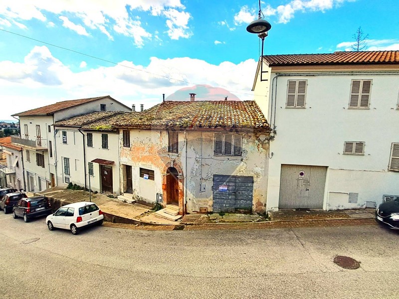 Casa Semi Indipendente in Vendita a San Marcello, 43'000&euro;, 140 m²
