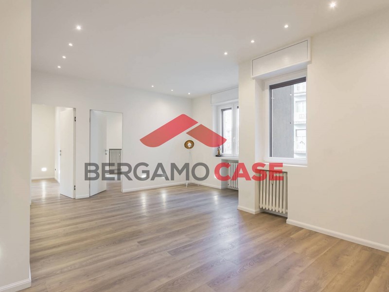 Trilocale in Vendita a Bergamo, 285'000&euro;, 70 m²