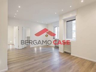 Trilocale in Vendita a Bergamo, 285'000&euro;, 70 m²