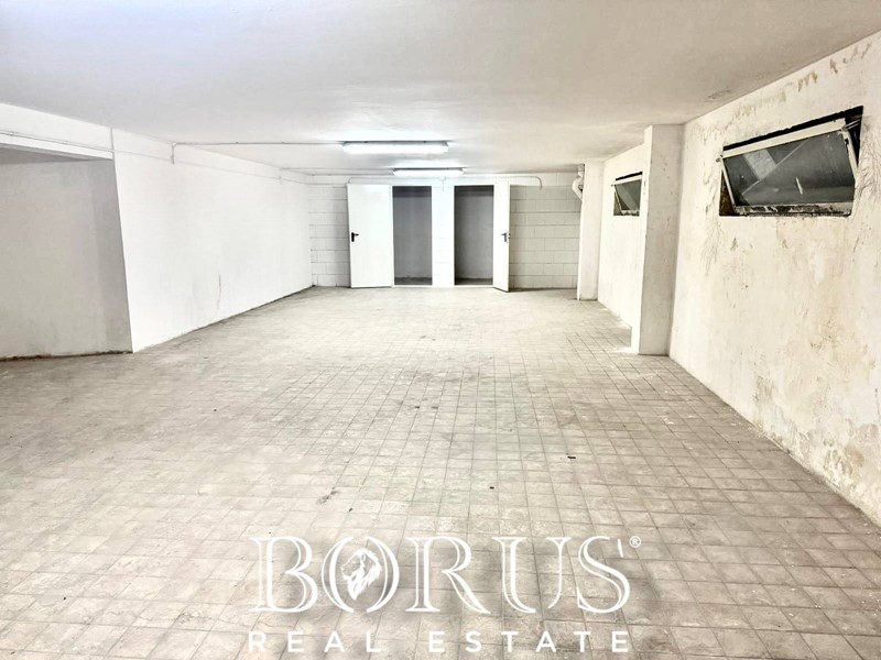 Box in Vendita a Caserta, 130'000&euro;, 110 m²