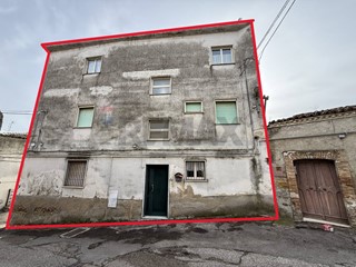 Casa Semi Indipendente in Vendita a Grassano, 30'000&euro;, 150 m²