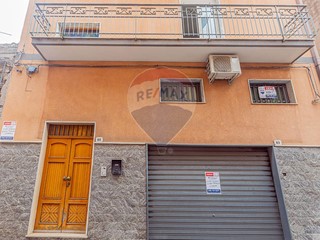 Casa Indipendente in Vendita a Biancavilla, 85'000&euro;, 146 m²