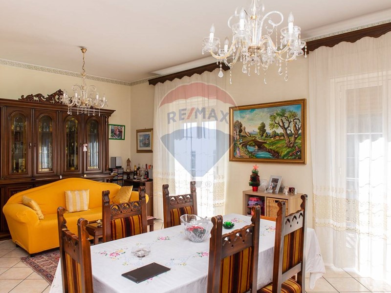 Quadrilocale in Vendita a Catania, 159'000&euro;, 138 m²