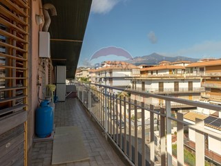 Quadrilocale in Vendita a Aci Sant'Antonio, 108'000&euro;, 128 m²