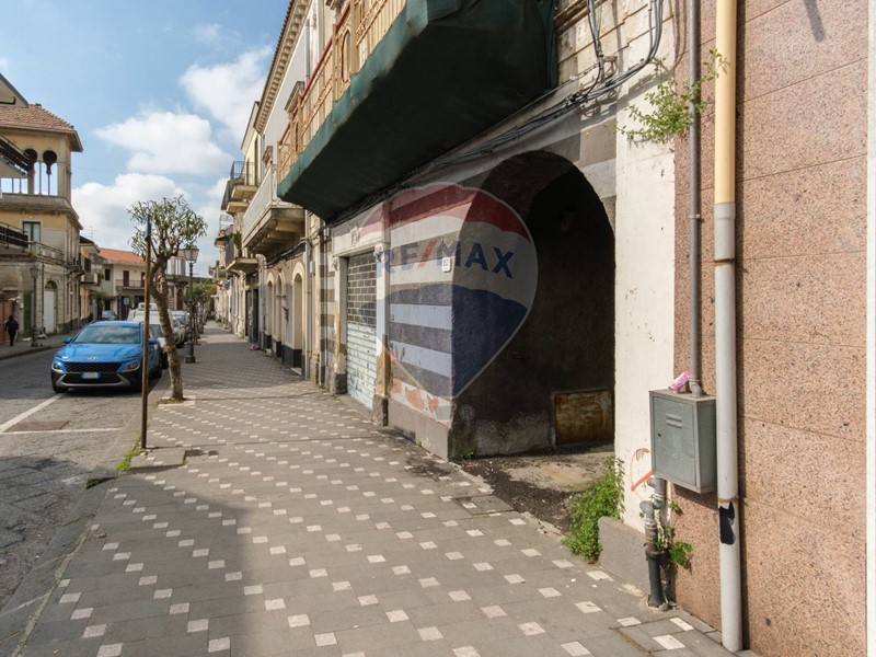 Casa Indipendente in Vendita a Zafferana Etnea, 120'000&euro;, 136 m²