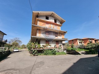 Appartamento in Vendita a Linguaglossa, 699'000&euro;, 1000 m², con Box