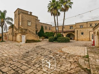 Rustico in Vendita a Francavilla Fontana, 3'000'000&euro;, 2700 m²
