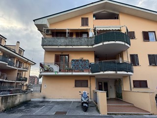Bilocale in Vendita a Guidonia Montecelio, 119'000&euro;, 75 m²