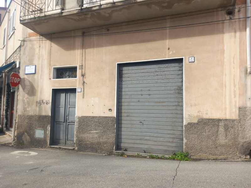 Immobile commerciale in Vendita a Ozieri, 35'000&euro;, 43 m²