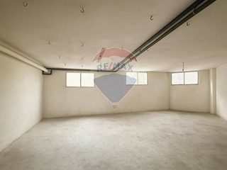 Magazzino in Vendita a Seriate, 50'000&euro;, 90 m²