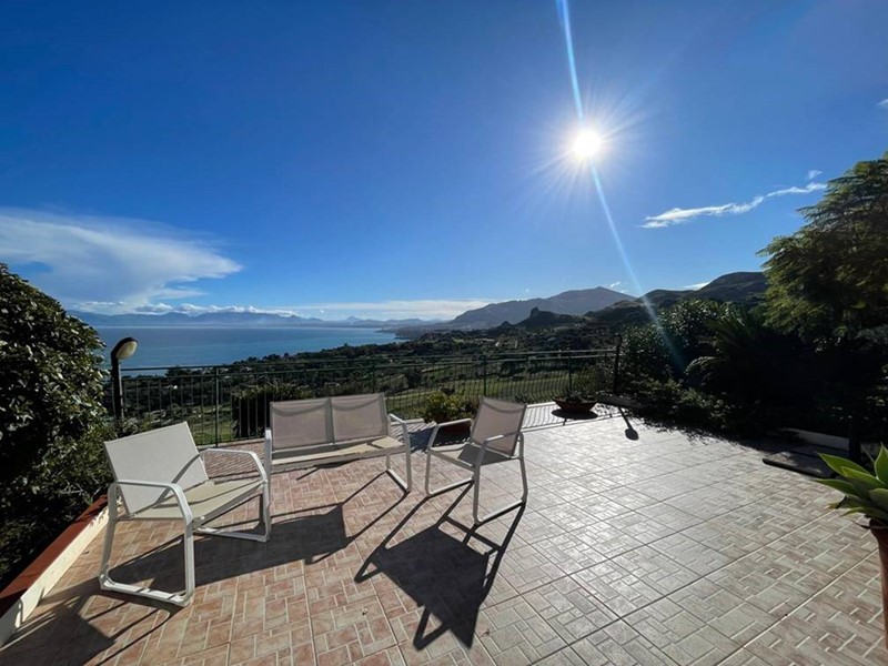 Villa in Affitto a Castellammare del Golfo, 1'200&euro;, 100 m²