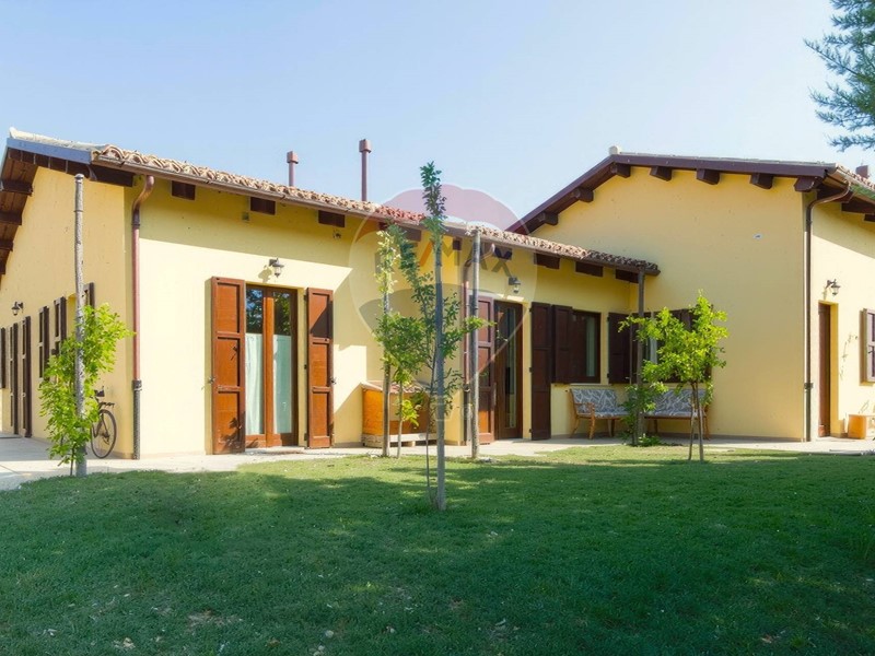 Villa in Vendita a Treia, 1'590'000&euro;, 500 m²