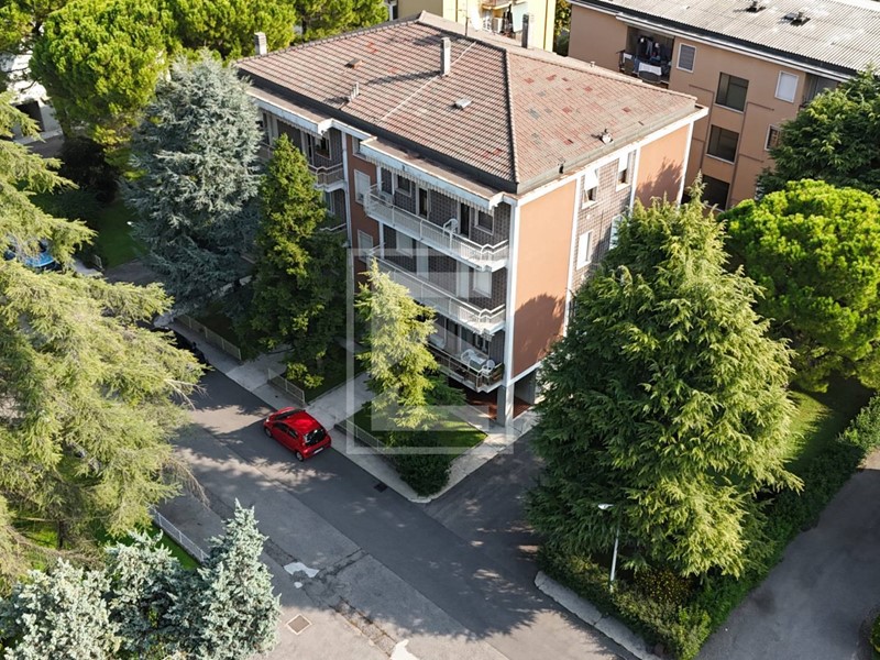 Appartamento in Vendita a Desenzano del Garda, 319'000&euro;, 148 m²