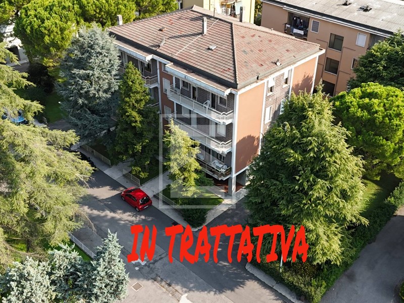 Appartamento in Vendita a Desenzano del Garda, 299'000&euro;, 148 m²