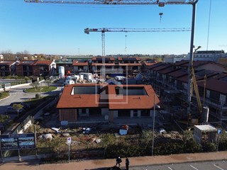 Casa Semi Indipendente in Vendita a Castelnuovo del Garda, 820'000&euro;, 190 m²