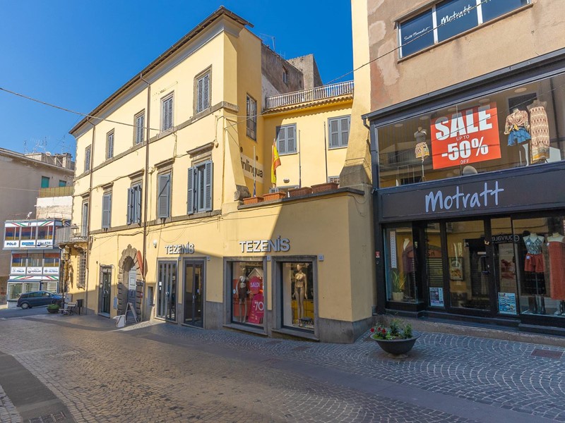 Ufficio in Vendita a Velletri, 280'000&euro;, 157 m²