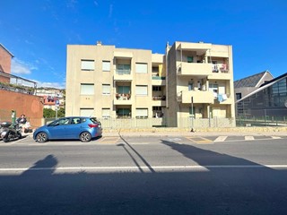 Trilocale in Vendita a Imperia, 190'000&euro;, 95 m²