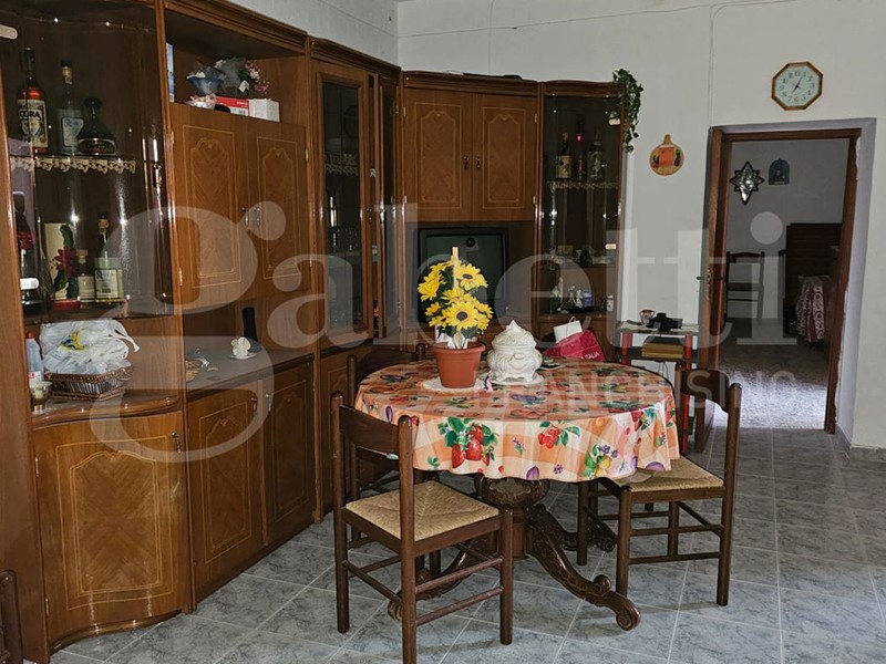 Trilocale in Vendita a Maierà, 55'000&euro;, 90 m²