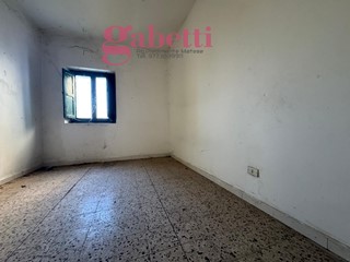 Casa Indipendente in Vendita a San Potito Sannitico, 28'000&euro;, 84 m²