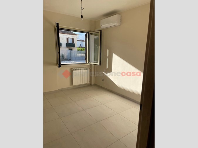 Ufficio in Affitto a Minturno, 200&euro;, 20 m²