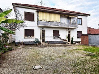 Trilocale in Vendita a Desio, 169'000&euro;, 80 m², con Box