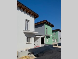 Villa bifamiliare in Vendita a Avezzano, 220'000&euro;, 130 m²