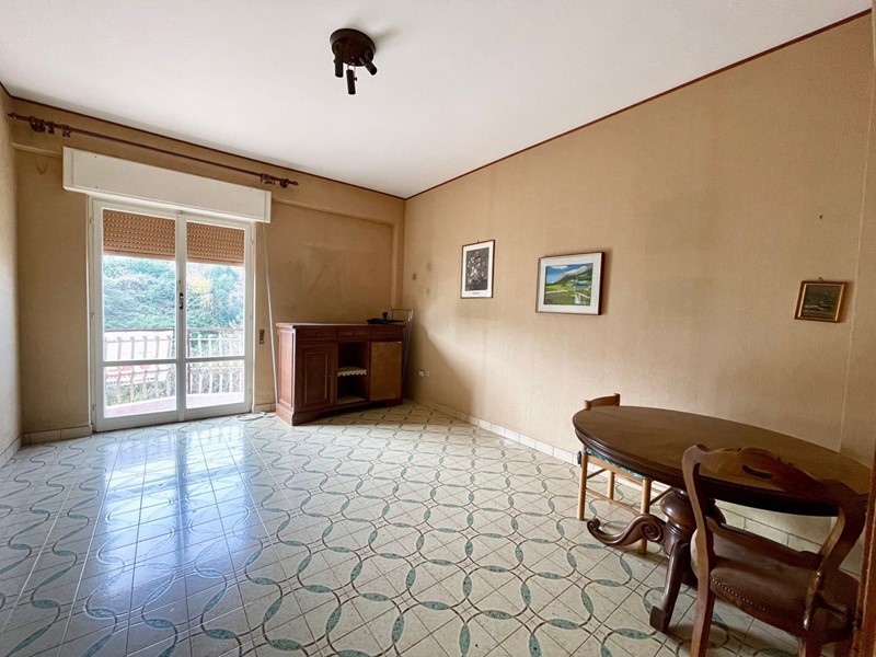 Trilocale in Vendita a Orte, 70'000&euro;, 80 m², con Box