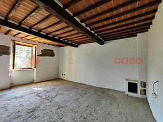 Appartamento in Vendita a Arezzo, 180'000&euro;, 240 m²