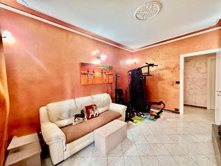 Trilocale in Vendita a Torino, 149'000&euro;, 70 m², con Box