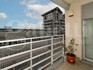 Bilocale in Vendita a Milano, 360'000&euro;, 67 m², con Box