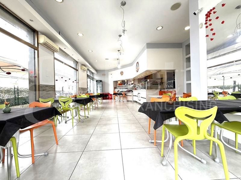 Attività commerciale in Vendita a Pontedera, 60'000&euro;, 100 m²