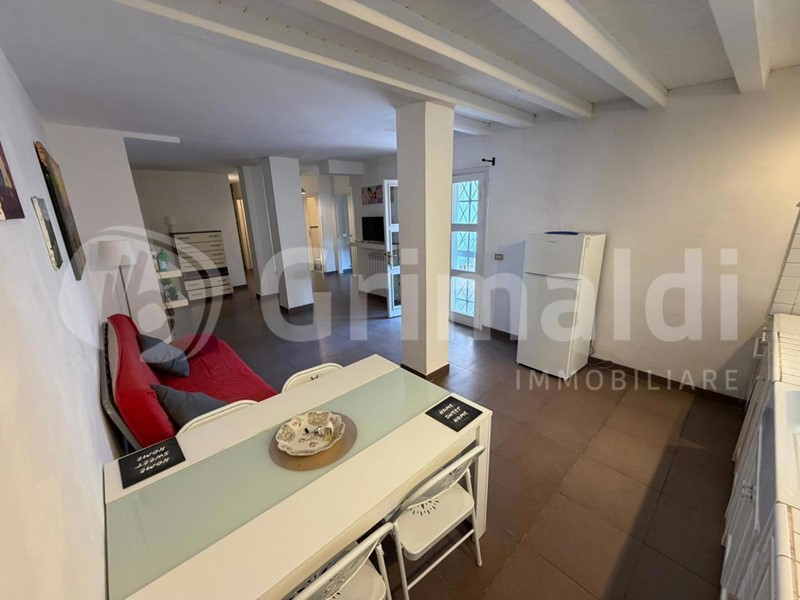 Quadrilocale in Affitto a Palermo, 750&euro;, 100 m²